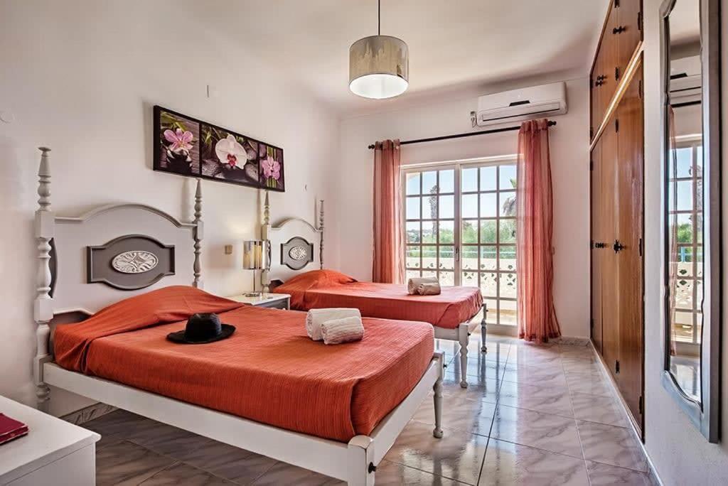 Villa Cabrita, Superb Location, Large Villa, Walk To Restaurants, Supermarkets Beach Ґія Екстер'єр фото
