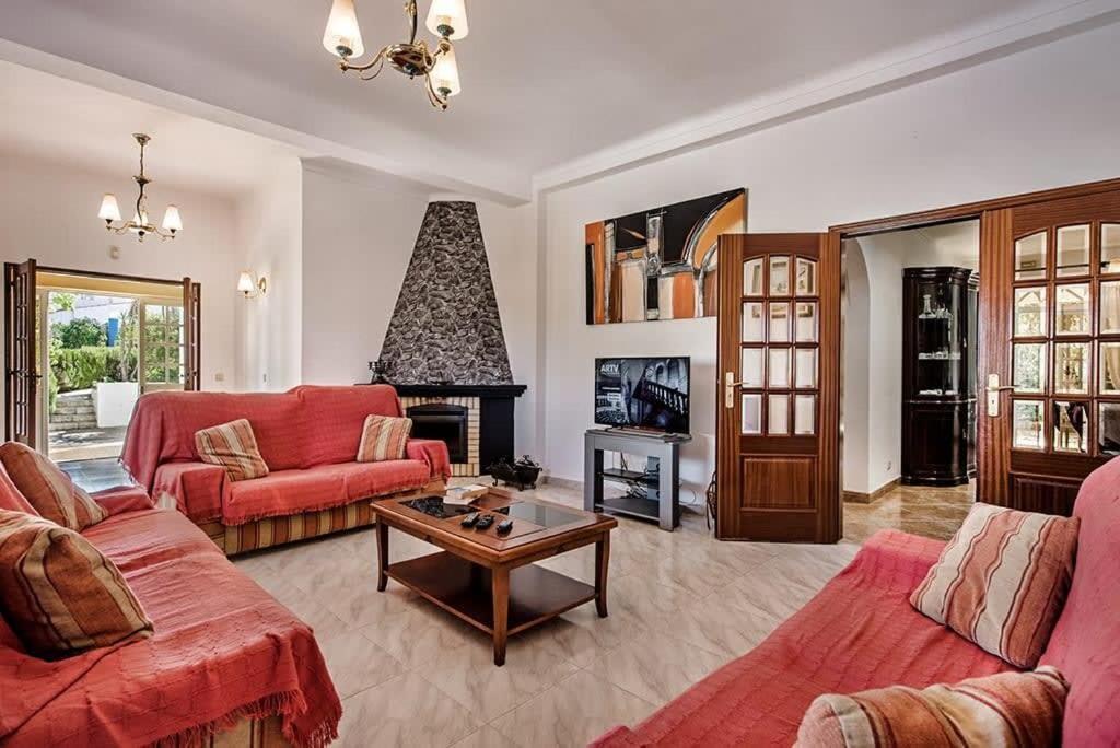 Villa Cabrita, Superb Location, Large Villa, Walk To Restaurants, Supermarkets Beach Ґія Екстер'єр фото